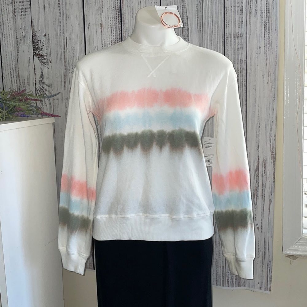 NWT SO Tie Dye Top & Rose Gold Hoop Earrings